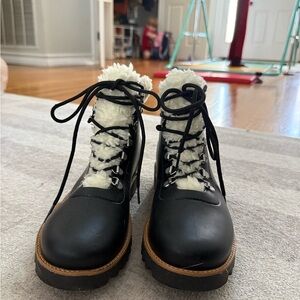 Bernardo Black and White Winter Boots